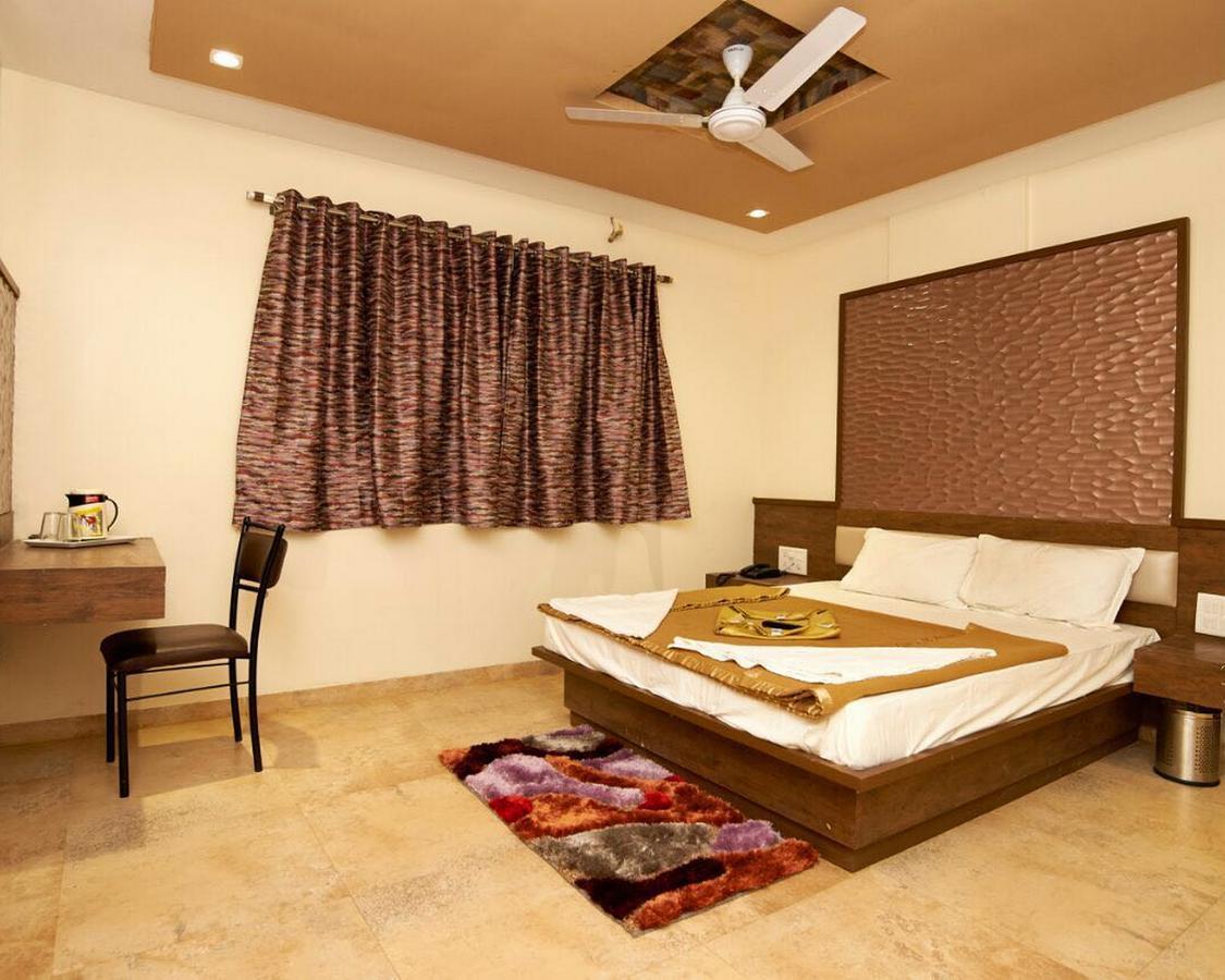 Hotel Sai Suraj Park Shirdi Esterno foto