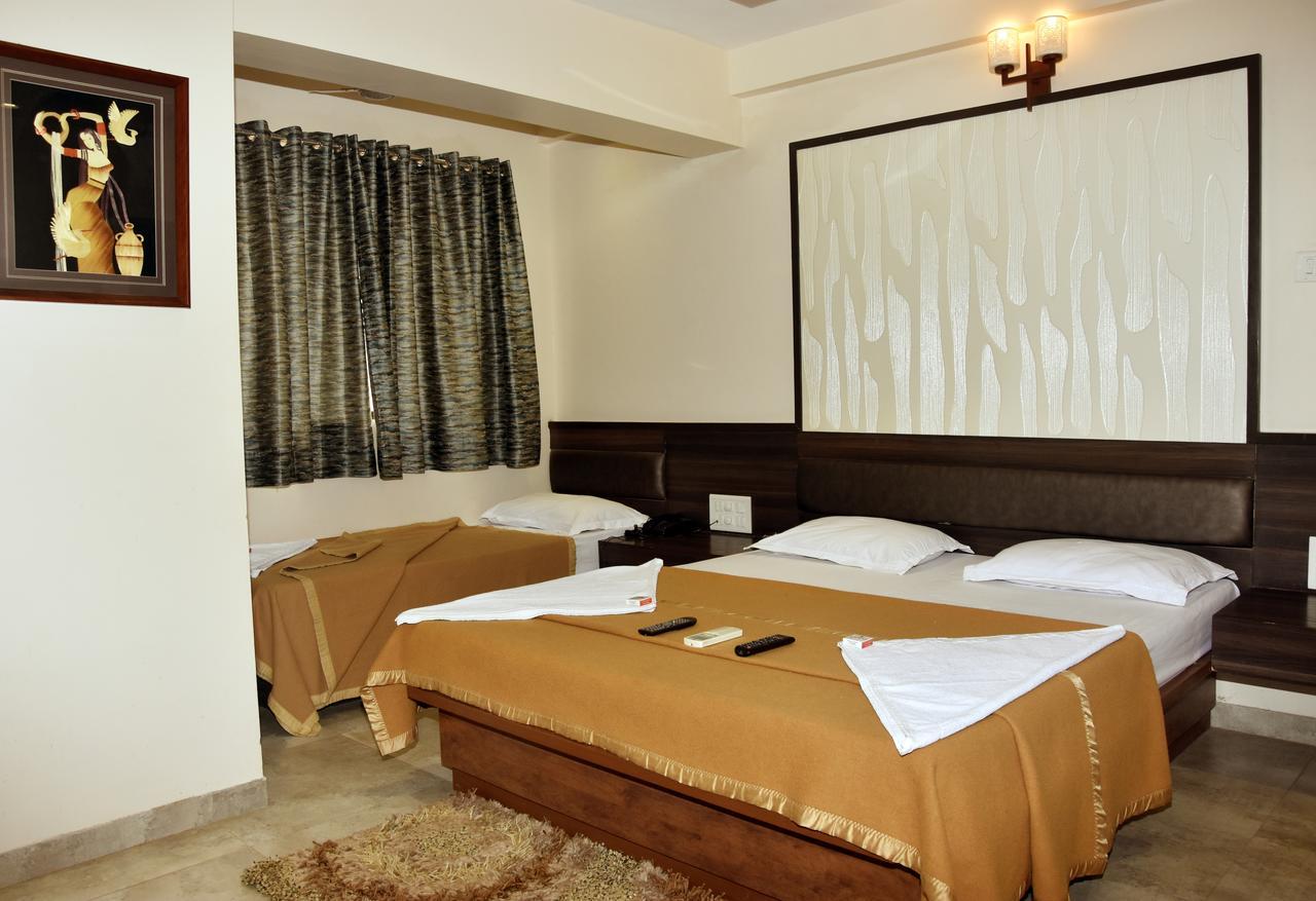 Hotel Sai Suraj Park Shirdi Esterno foto